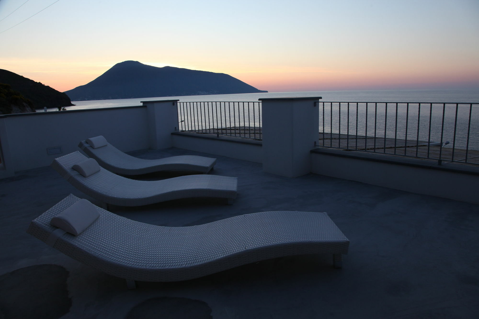 Hotel Cutimare - Aeolian Charme Acquacalda Buitenkant foto